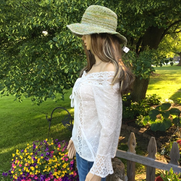 SALE OFF SHOULDER EYELET & LACE - Picture 8 of 8